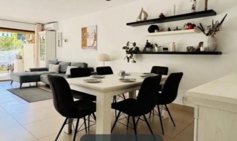 Herverkoop - Appartement / Flat -
Cala Vinyes - Calvià