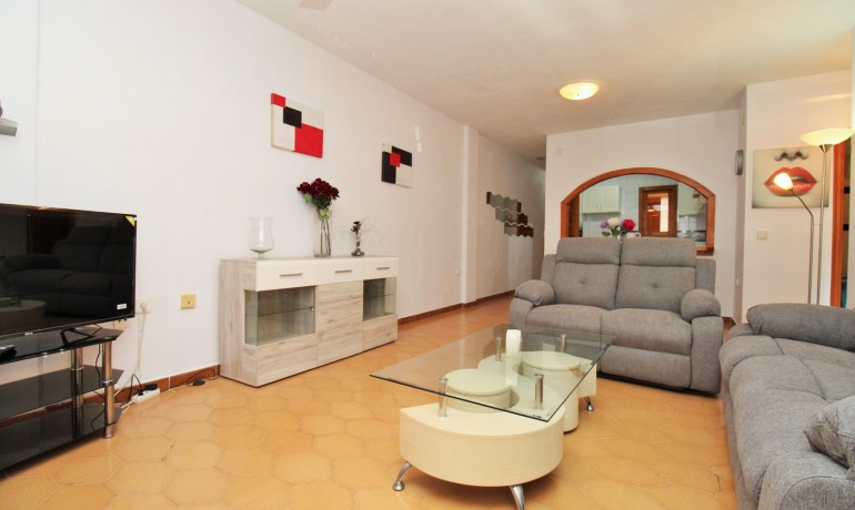 Sale - Apartment / Flat -
Villamartin
