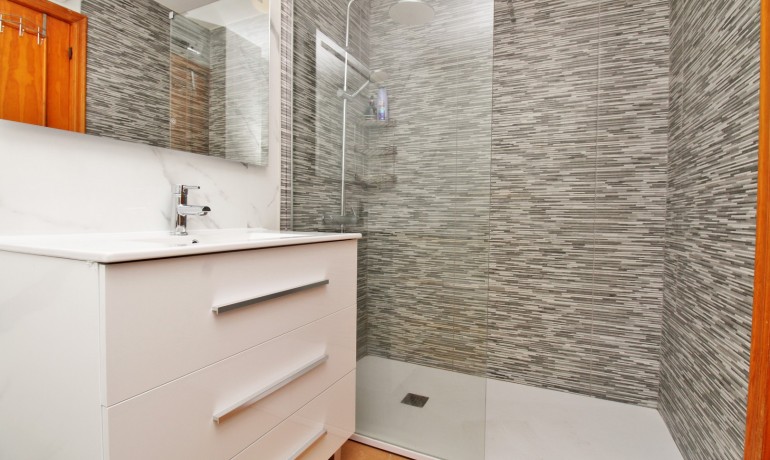 Sale - Apartment / Flat -
Villamartin