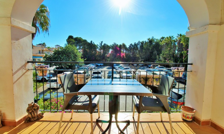 Sale - Apartment / Flat -
Villamartin