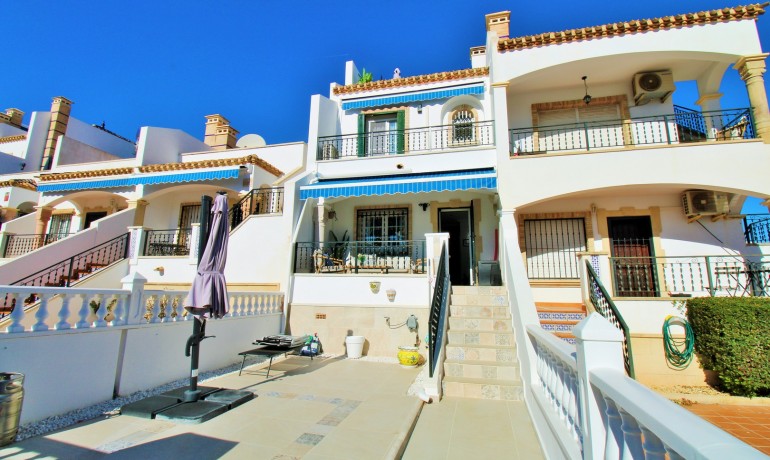 Herverkoop - Huis -
Villamartin - Las Violetas