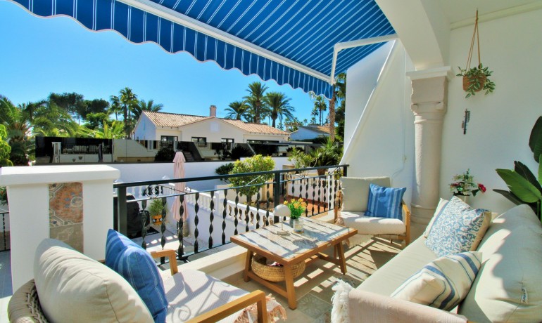 Herverkoop - Huis -
Villamartin - Las Violetas