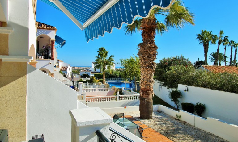 Herverkoop - Huis -
Villamartin - Las Violetas