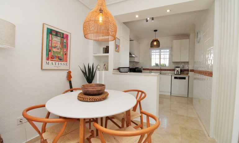 Herverkoop - Huis -
Villamartin - Las Violetas