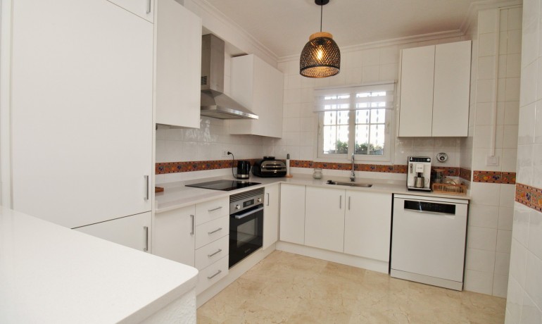 Herverkoop - Huis -
Villamartin - Las Violetas