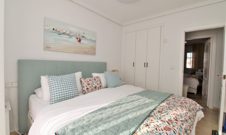 Herverkoop - Huis -
Villamartin - Las Violetas