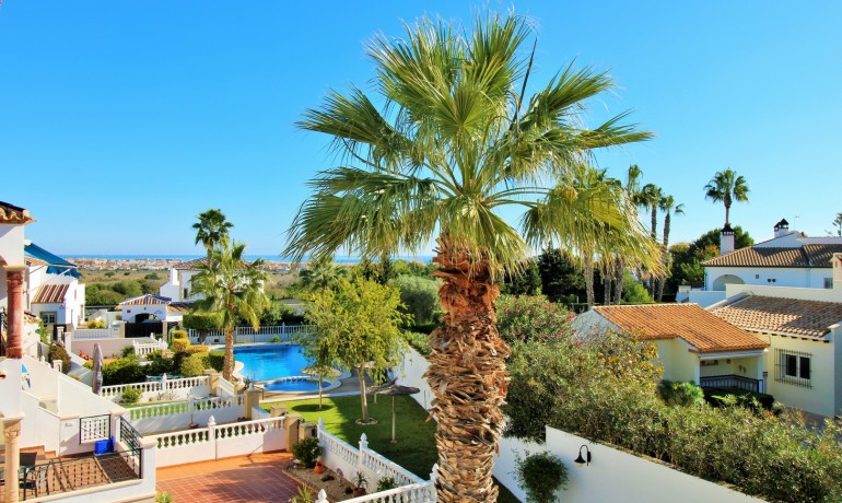 Herverkoop - Huis -
Villamartin - Las Violetas