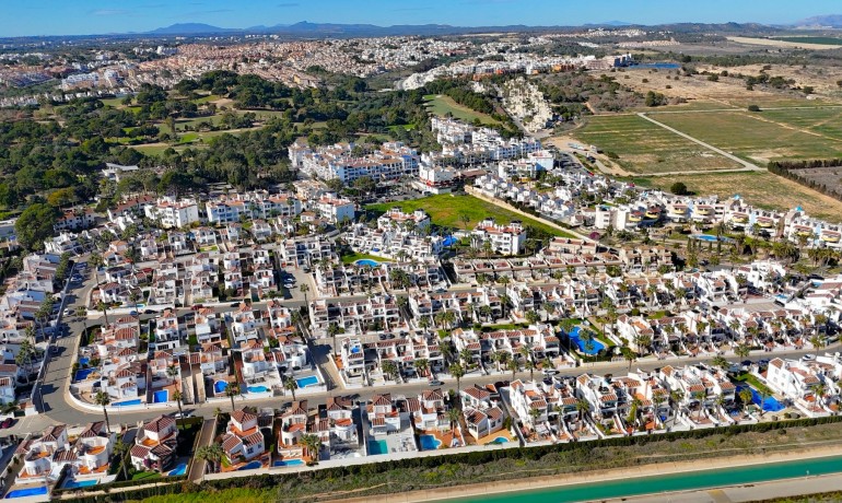 Herverkoop - Huis -
Villamartin - Las Violetas