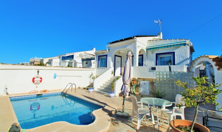 Herverkoop - Villa -
Torrevieja* - El Chaparral