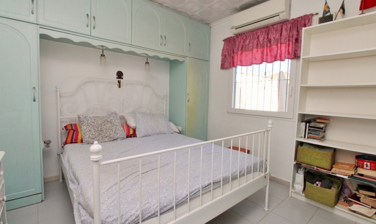 Herverkoop - Villa -
Torrevieja* - El Chaparral