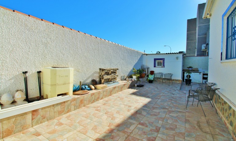 Herverkoop - Villa -
Torrevieja* - El Chaparral