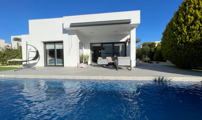 Herverkoop - Villa -
Benijofar* - Centro