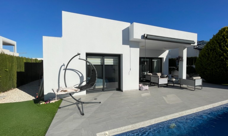 Herverkoop - Villa -
Benijofar* - Centro