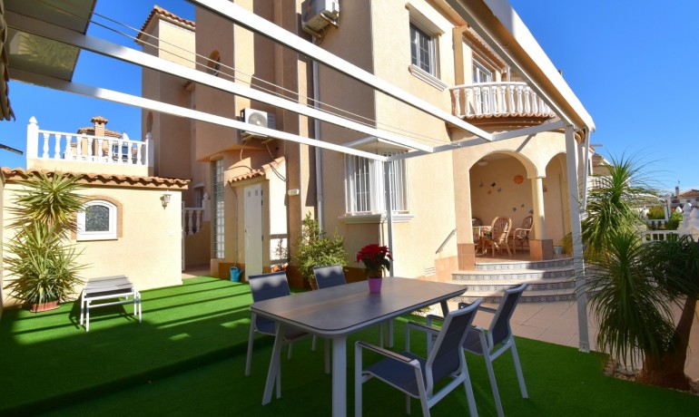 Herverkoop - Huis -
Orihuela Costa - Playa Flamenca