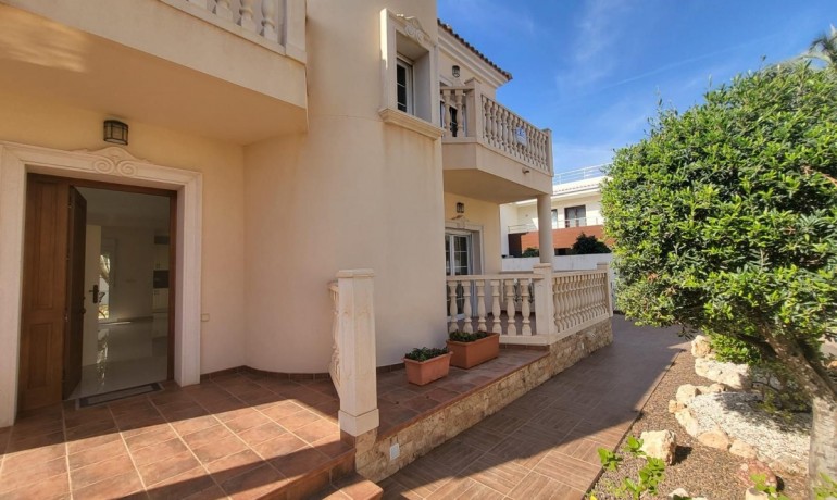Herverkoop - Villa -
Orihuela Costa* - Cabo Roig
