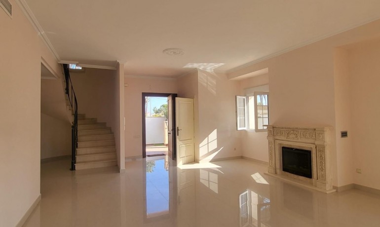 Herverkoop - Villa -
Orihuela Costa* - Cabo Roig