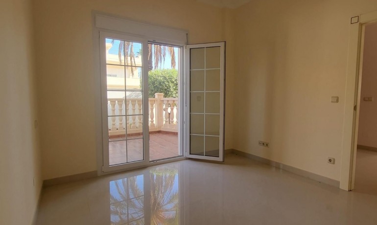 Herverkoop - Villa -
Orihuela Costa* - Cabo Roig