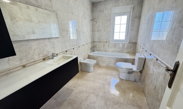 Herverkoop - Villa -
Orihuela Costa* - Cabo Roig