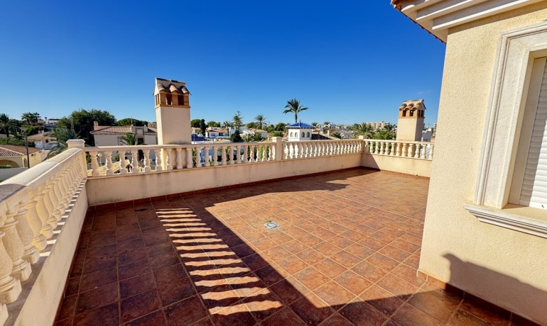 Herverkoop - Villa -
Orihuela Costa* - Cabo Roig