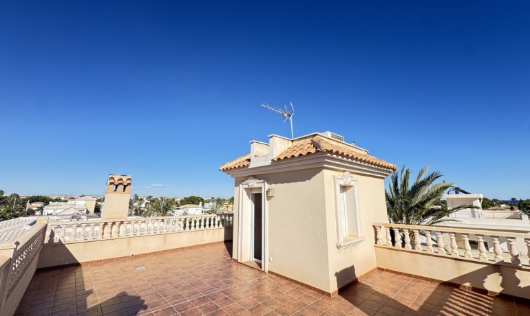 Herverkoop - Villa -
Orihuela Costa* - Cabo Roig