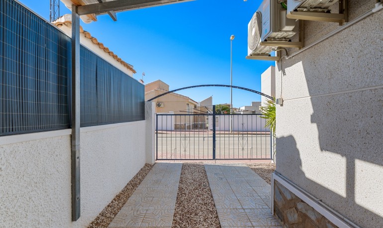 Sale - House -
Cuidad Quesada* - Rojales