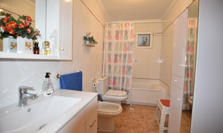 Herverkoop - Appartement / Flat -
La Mata - La Mata - Town