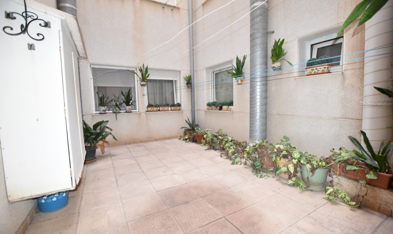 Herverkoop - Appartement / Flat -
La Mata - La Mata - Town