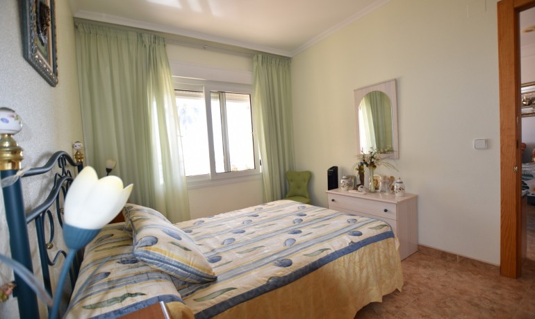 Herverkoop - Appartement / Flat -
La Mata - La Mata - Town