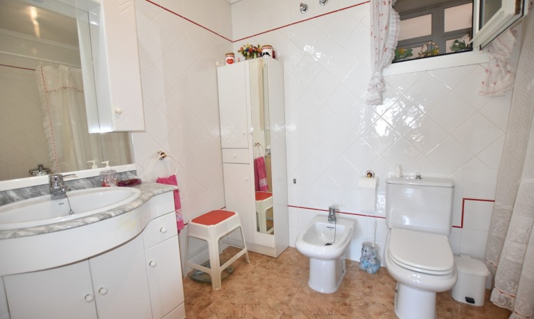 Herverkoop - Appartement / Flat -
La Mata - La Mata - Town