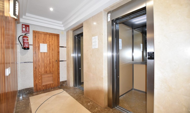 Herverkoop - Appartement / Flat -
La Mata - La Mata - Town