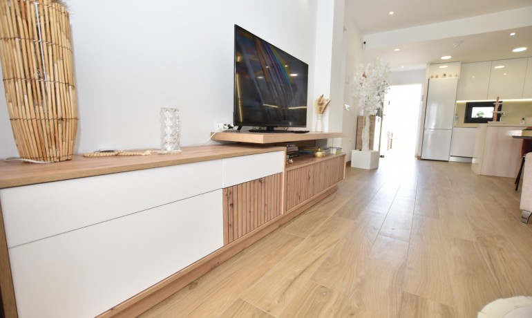 Sale - Apartment / Flat -
Torrevieja - Los Balcones