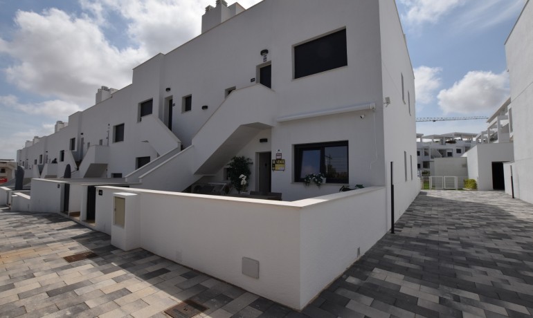 Sale - Apartment / Flat -
Torrevieja - Los Balcones
