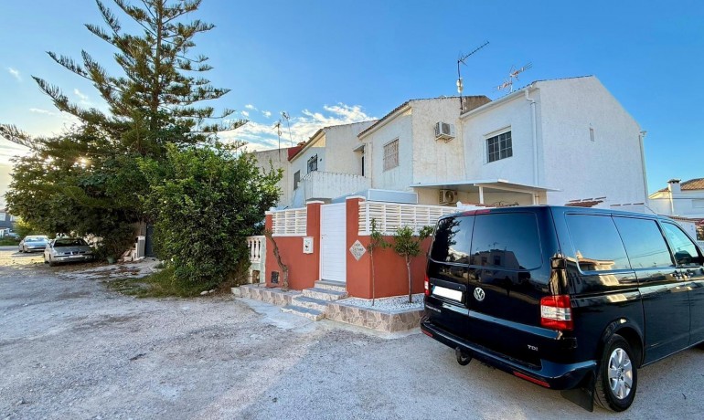 Revente - Appartement / Flat -
Torrevieja* - La Siesta - El Salado - Torreta