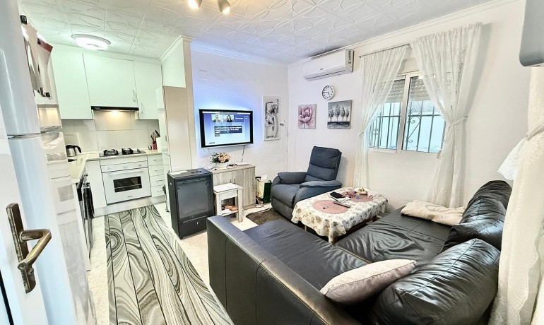 Revente - Appartement / Flat -
Torrevieja* - La Siesta - El Salado - Torreta