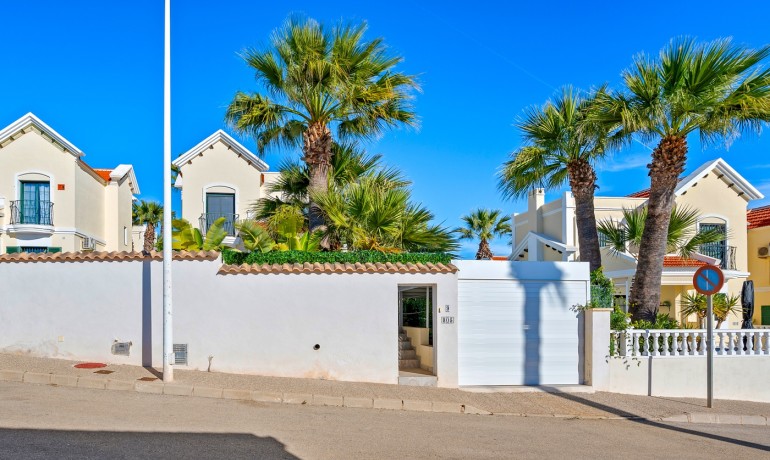 Revente - Villa * -
Orihuela Costa* - Los Dolses*