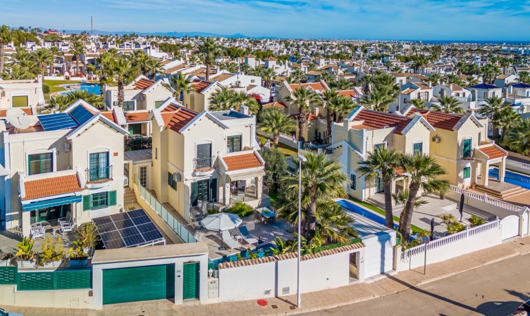 Revente - Villa * -
Orihuela Costa* - Los Dolses*