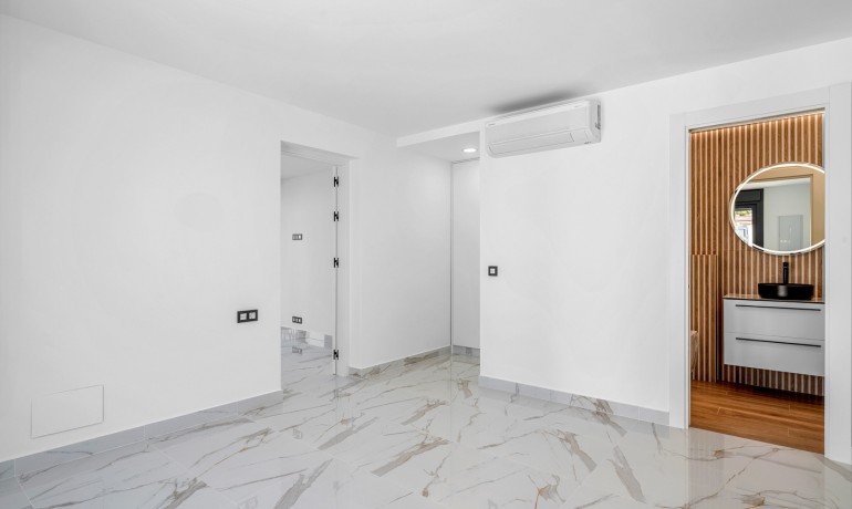 Sale - Villa -
Cuidad Quesada* - Rojales