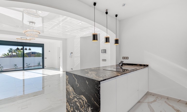 Sale - Villa -
Cuidad Quesada* - Rojales