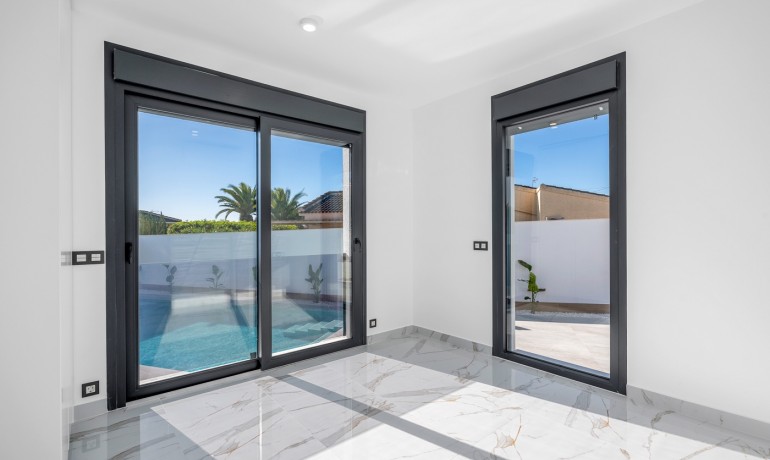 Sale - Villa -
Cuidad Quesada* - Rojales