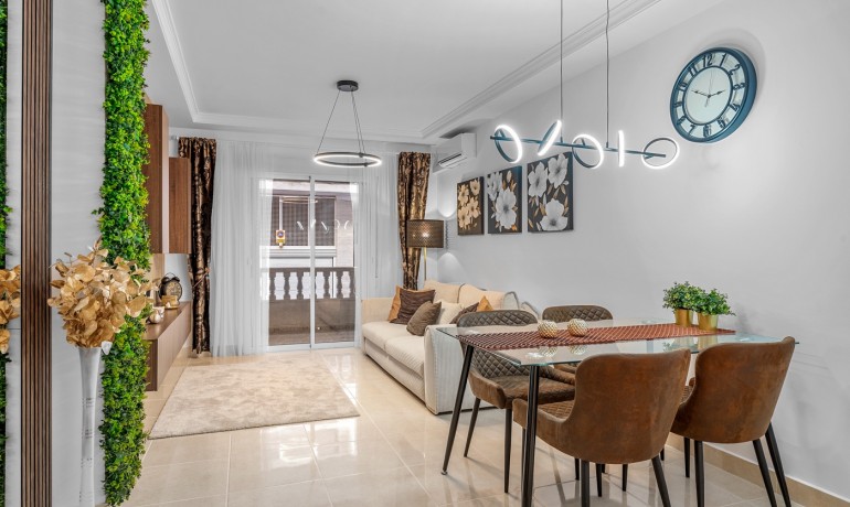 Revente - Appartement / Flat -
Torrevieja* - Playa Del Cura