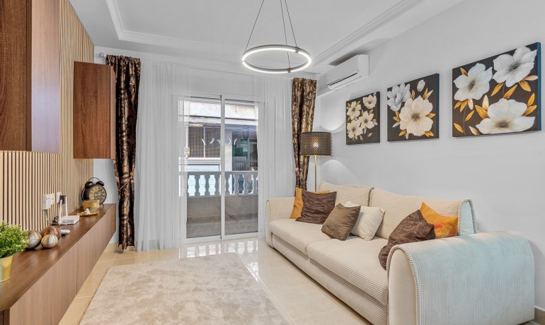 Revente - Appartement / Flat -
Torrevieja* - Playa Del Cura