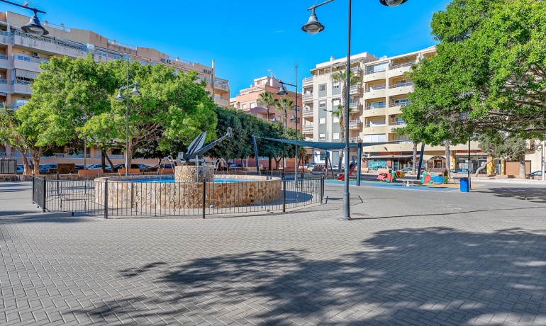 Revente - Appartement / Flat -
Torrevieja* - Playa Del Cura