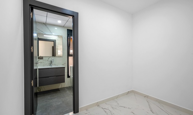 Herverkoop - Villa -
Campoamor