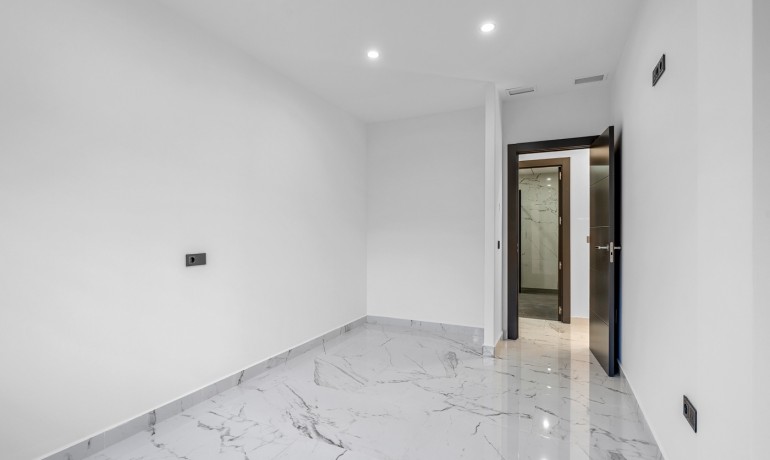 Herverkoop - Villa -
Campoamor