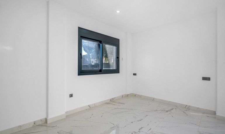 Herverkoop - Villa -
Campoamor