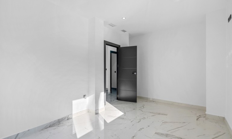 Herverkoop - Villa -
Campoamor