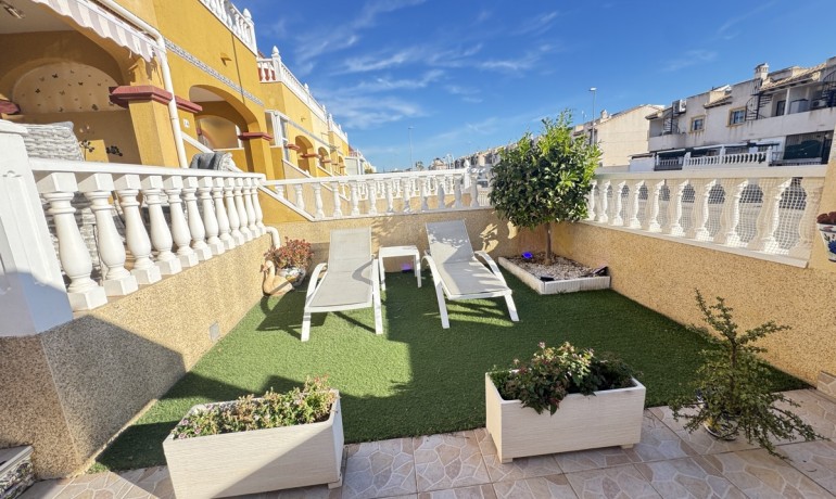 Sale - House -
Orihuela Costa* - Cabo Roig