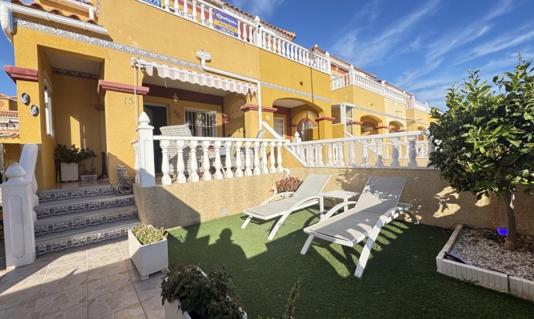 Sale - House -
Orihuela Costa* - Cabo Roig