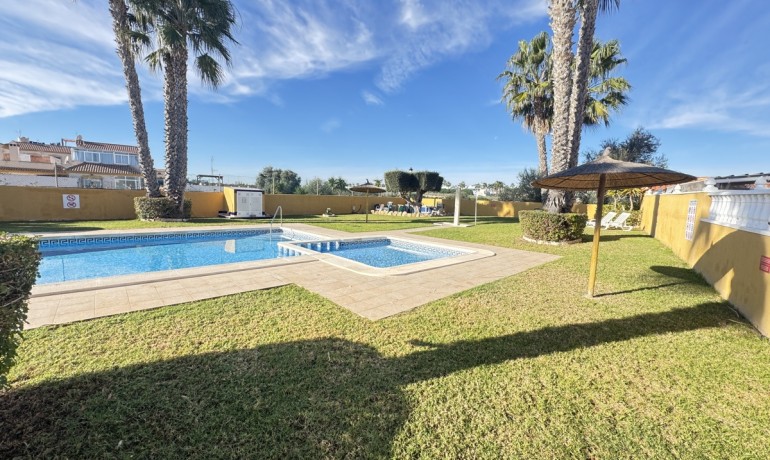 Sale - House -
Orihuela Costa* - Cabo Roig
