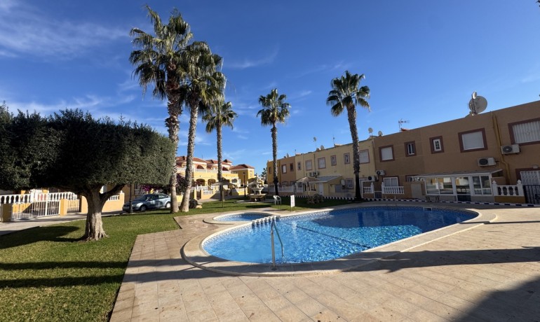 Sale - House -
Orihuela Costa* - Cabo Roig